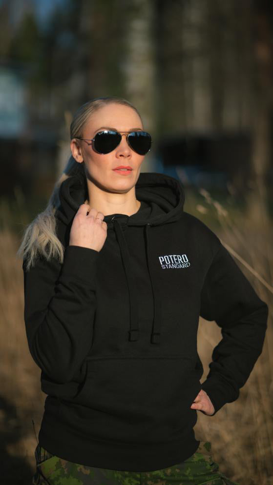 Potero Standard Tactical Kitty Collab Huppari, yksityiskuvassa